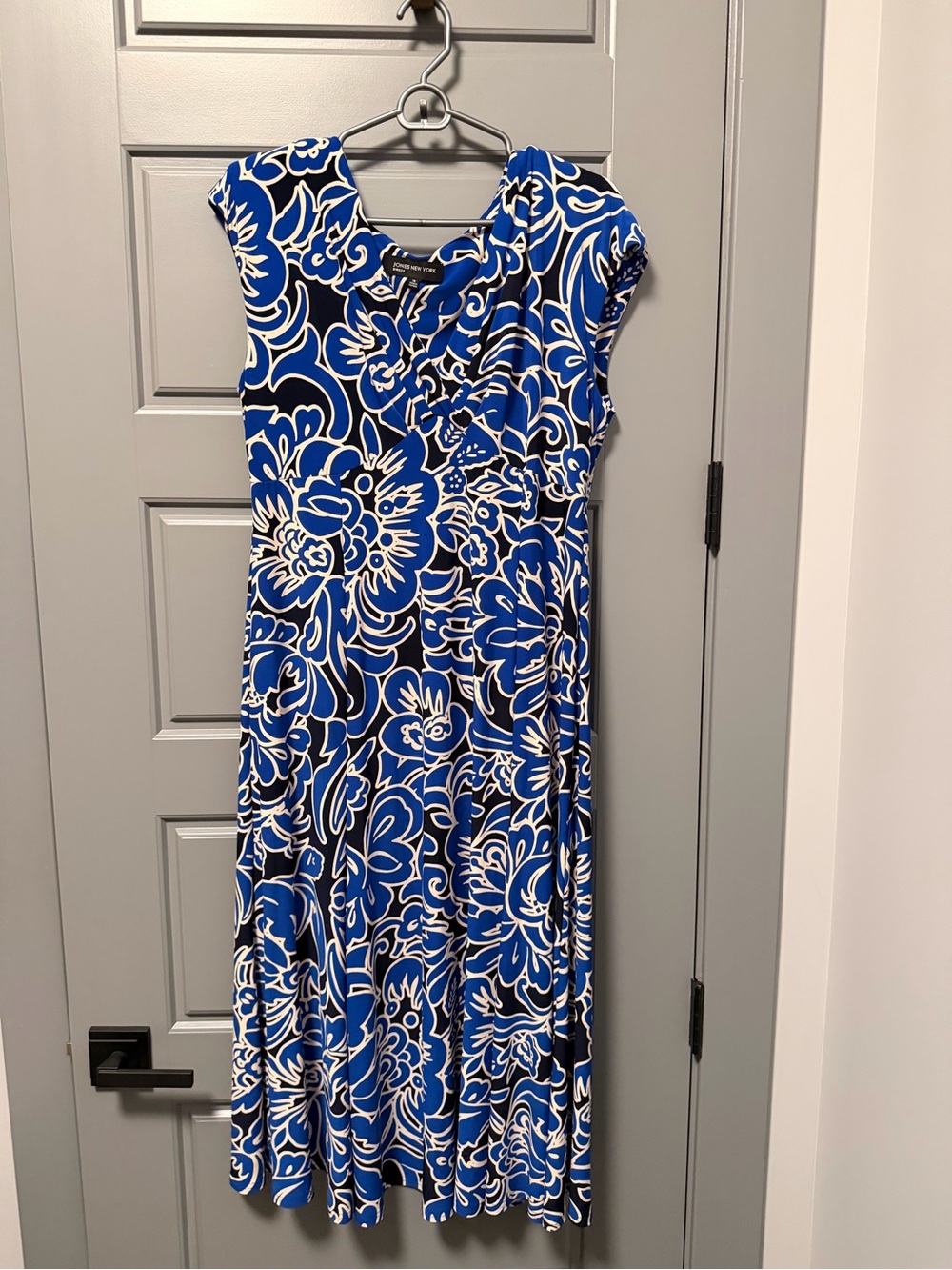 Jones New York Blue and White Floral Midi Dress 16